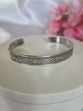 Vintage  925 Sterling Silver Cuff Bracelet